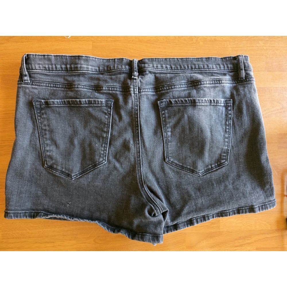 Loft Outlet Womens Size 16 Black Gray Denim Shorts 4 Inch Inseam Stretch Cotton - Picture 8 of 10